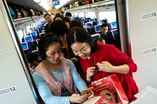 广西外出务工人员乘坐专列返乡 有道词典笔学习礼包送别样温暖(最新发布)