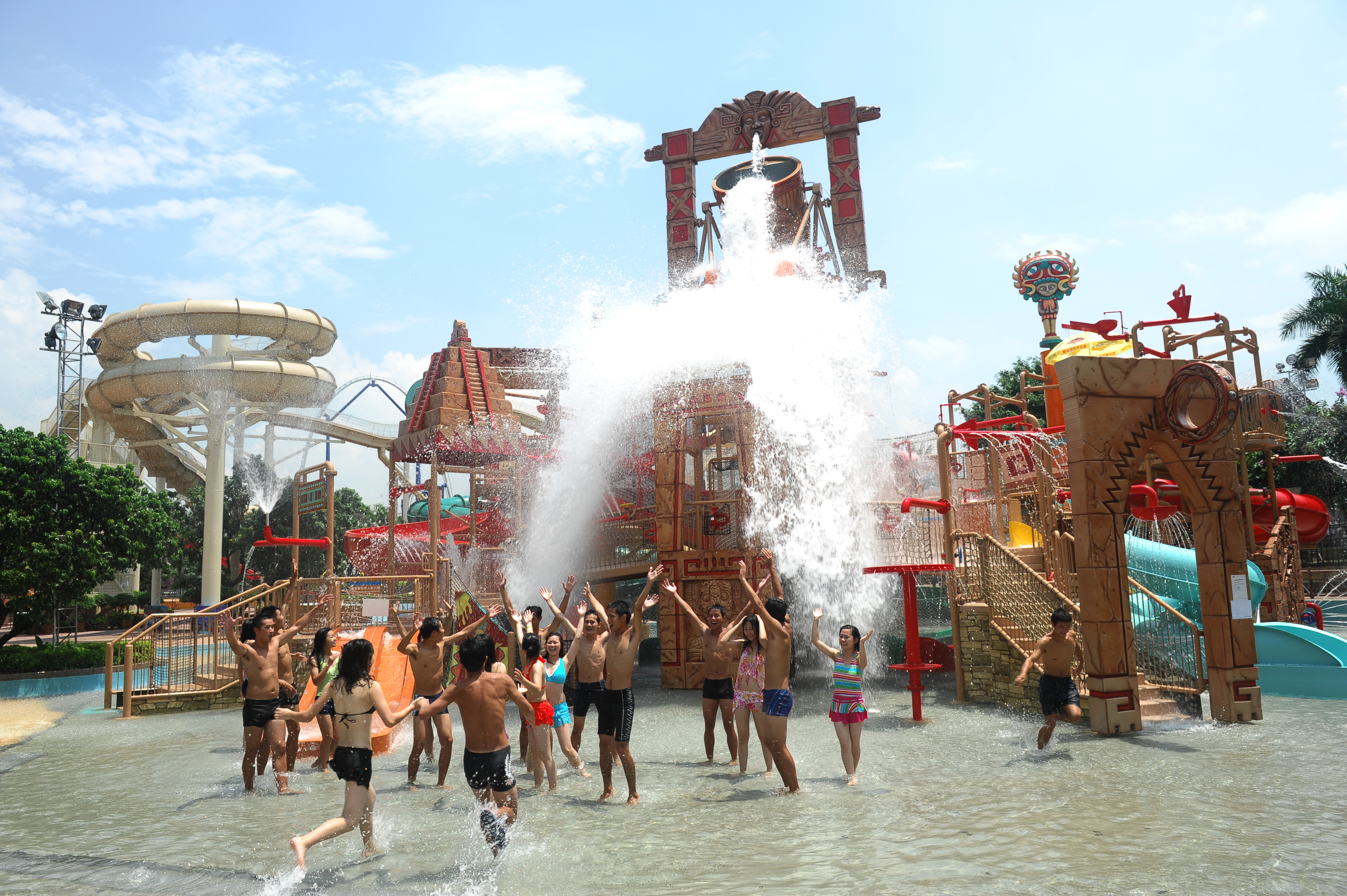 玛雅水公园激爽开放 国际动漫节五一盛大开幕