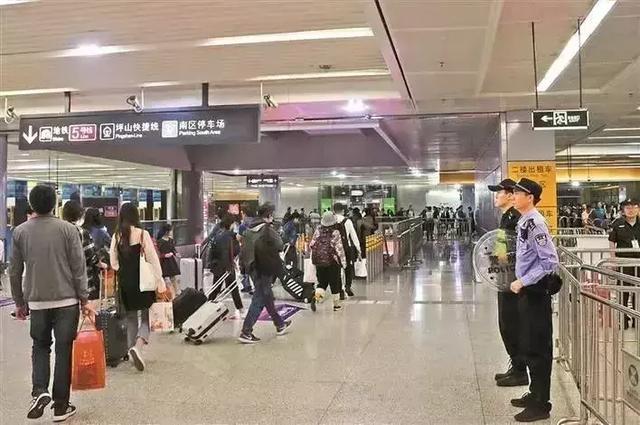 深圳北站高铁转地铁不用重复安检了，最多花6分钟就能进入地铁站台_深圳之窗