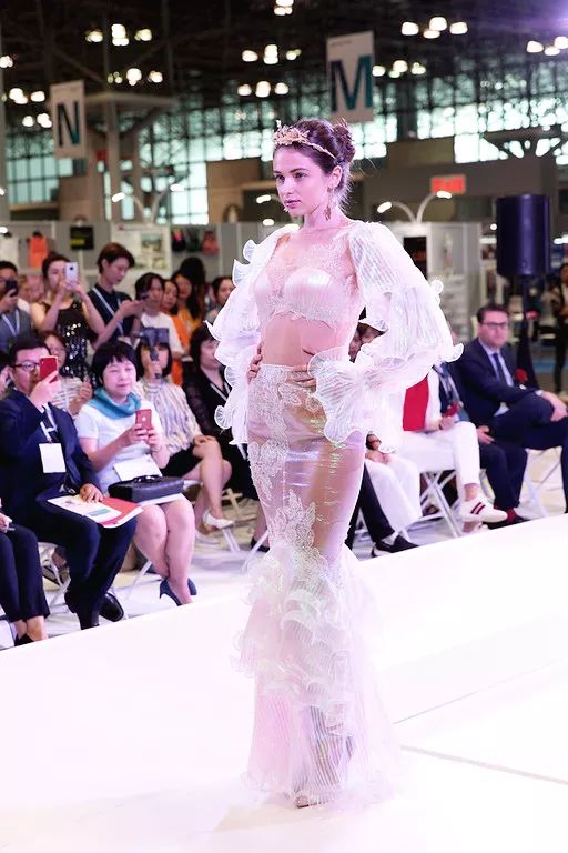 深圳市内衣行业协会荣获展览会"明星合作伙伴奖",张峰伟秘书长对此