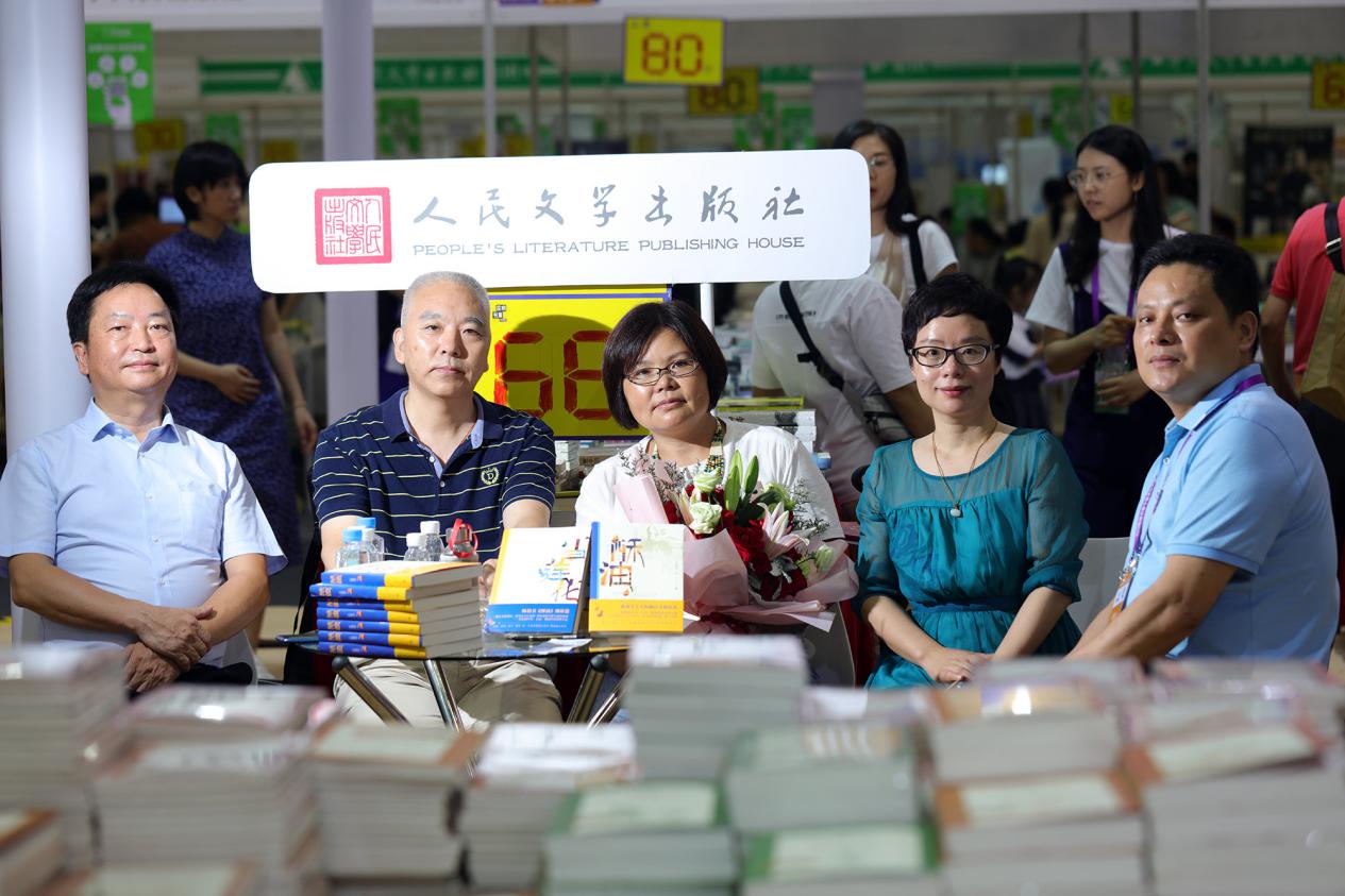 传奇作家江觉迟携新书雪莲花做客2019深圳书展