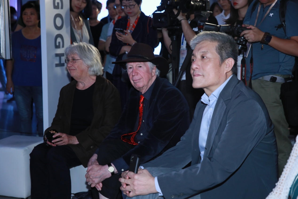 高大伟还向麦克法兰教授简要介绍了福田区在经济,科技创新,文化教育