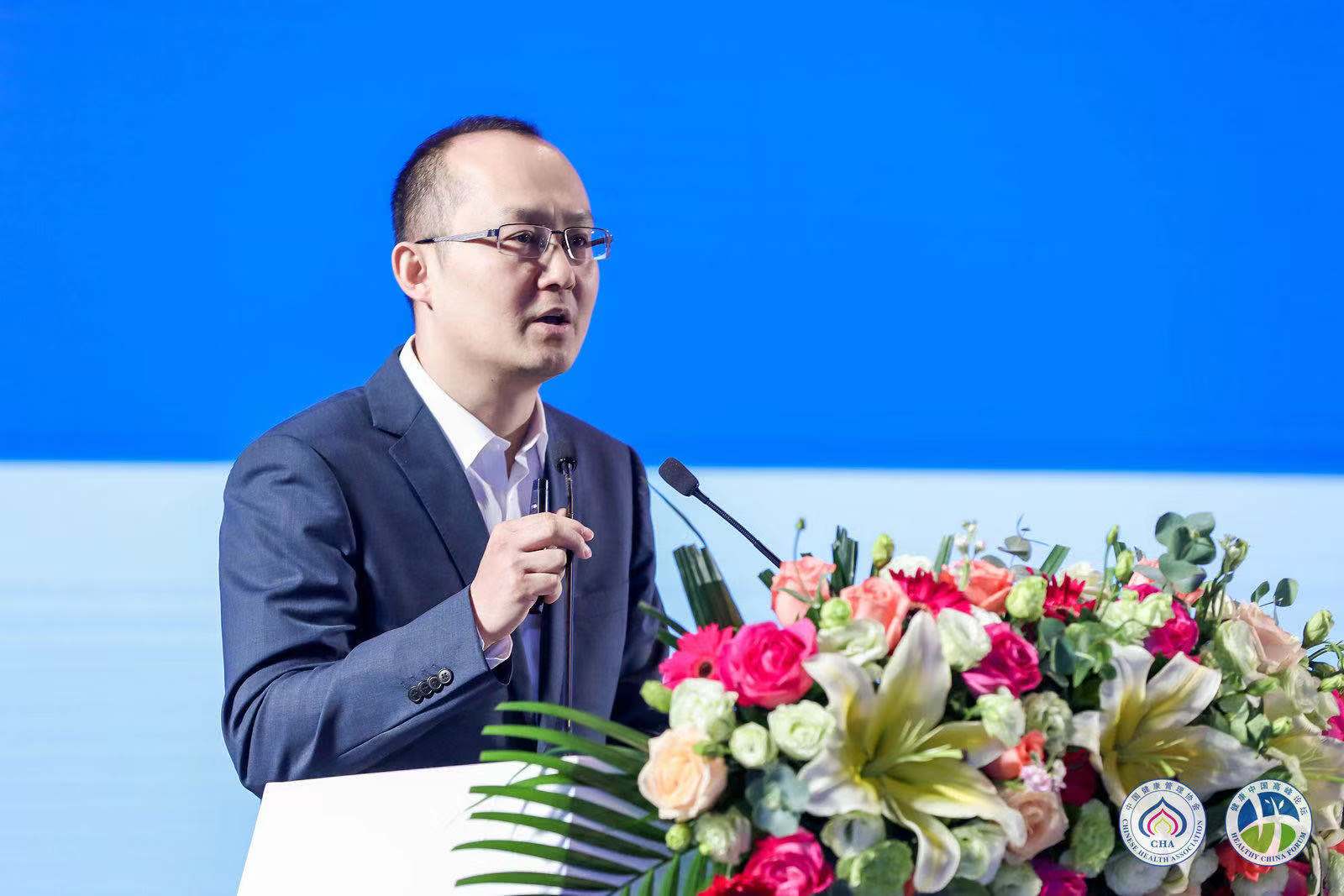 郭渝成中国工程院院士陈君石深圳市卫健委主任罗乐宣大会还设立了三个