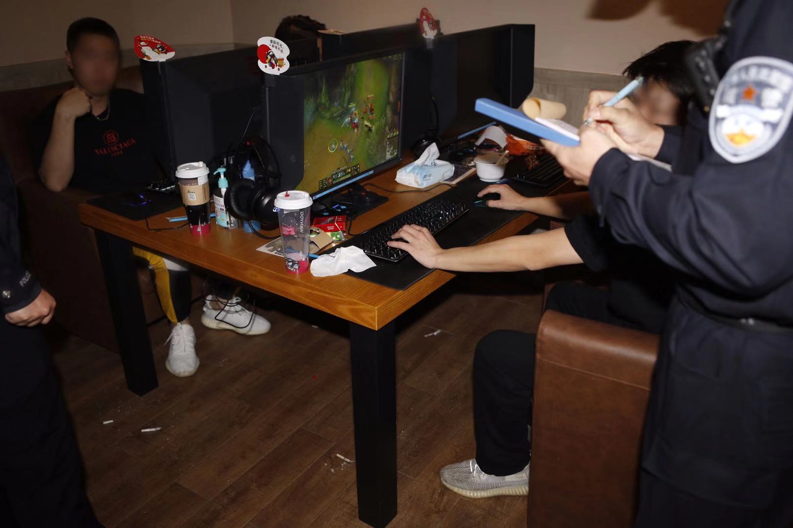 网吧销售电子烟成变相烟草广告 深圳控烟