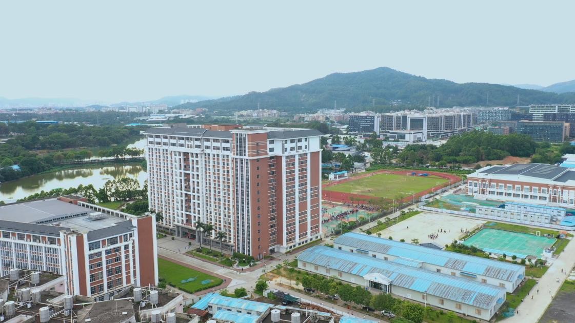 重要通知3证书最低100分就可以来广州天河的私立华联学院读大学啦