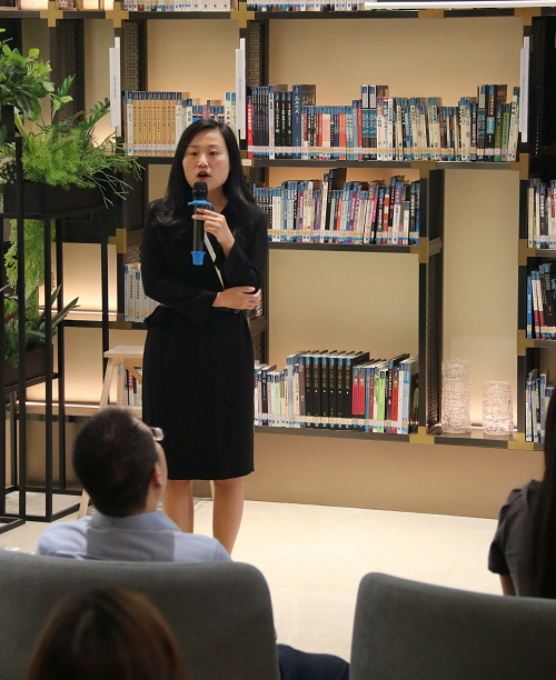 30分开始,本次讲座特邀律加法务创始人朱琪及律加法务黄振华律师担任