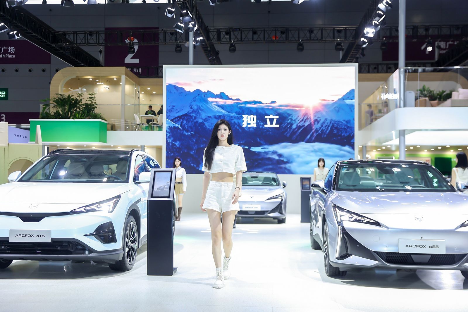 9R1A9844_p8387.JPG~tplv-9lv23dm2t1-resize-animforce-v1_1600_3000_gif.jpg